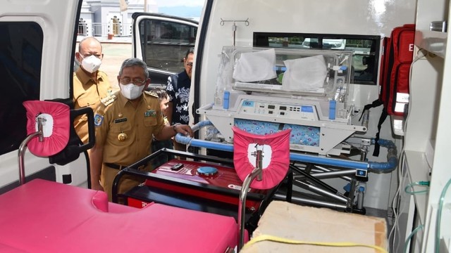 Ambulans kebidanan khusus untuk membantu persalinan ibu hamil. Foto: Dok. Humas Pemprov Sulbar