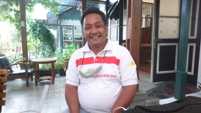 Ketua Sekber Keistimewaan DIY, Widihasto Wasana Putra, saat melayani wawancara di Yogyakarta, Senin (3/1). Foto: Widi Erha Pradana