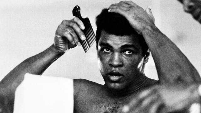 Legenda Tinju Muhammad Ali saat difoto pada 19 Oktober 1974. Foto: STR/AFP