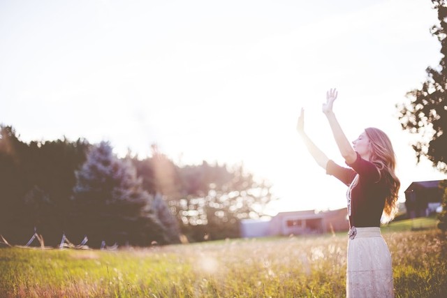 Ilustrasi Syalom atau Shalom. Foto: Unsplash