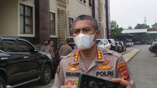Kabid Humas Polda Jabar Kombes Ibrahim Tompo saat memberi keterangan terkait penanganan kasus Habib Bahar bin Smith di Mapolda Jabar, Bandung pada Rabu (5/1). Foto: Rachmadi Rasyad/kumparan