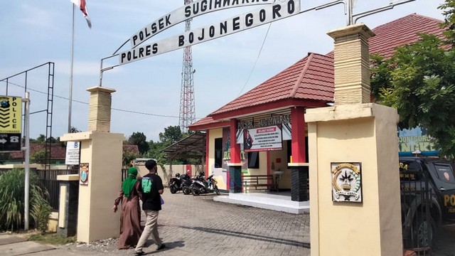 Dinas Pendidikan Segera Panggil Oknum Guru SMA Di Bojonegoro Yang Pukul ...