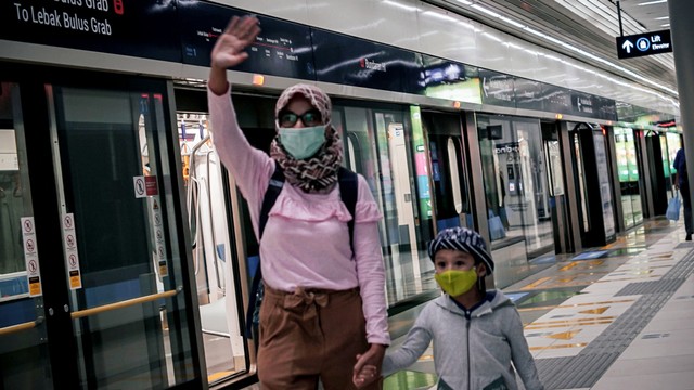 Suasana di stasiun MRT di Jakarta, Rabu (5/1/2022). Foto: Jamal Ramadhan/kumparan