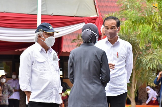 Jokowi Resmikan Bendungan Randugunting di Blora, Bisa Airi 650 Hektare Sawah (160410)