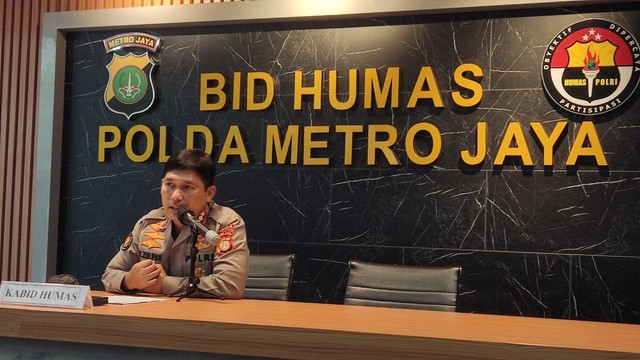 Kabid Humas Polda Metro Jaya Kombes Pol Endra Zulpan di Polda Metro Jaya, Rabu (5/1). Foto: Jonathan Devin/kumparan