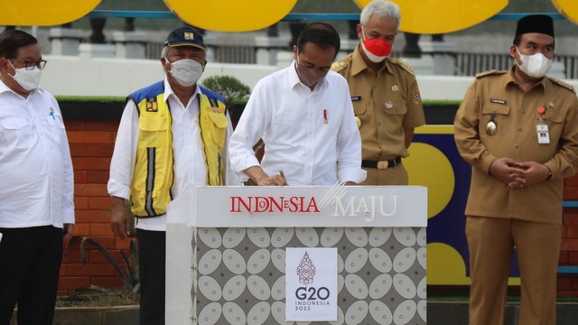 Presiden Jokowi Resmikan Bendungan Randugunting, Blora (204519)