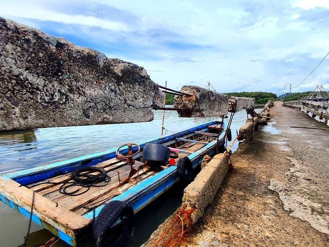 Proyek Senilai Rp 2,4 Miliar Macet, Ini Kondisi Jembatan Pulau Pasaran Lampung (5)