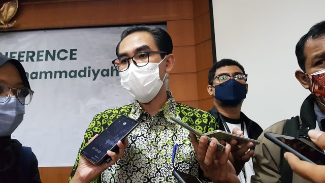 Wakil Rektor Kemahasiswaan, Faris Al-Fadhat, saat memberikan keterangan pada media, Kamis (6/1/2022). Foto: Birgita/Tugu Jogja