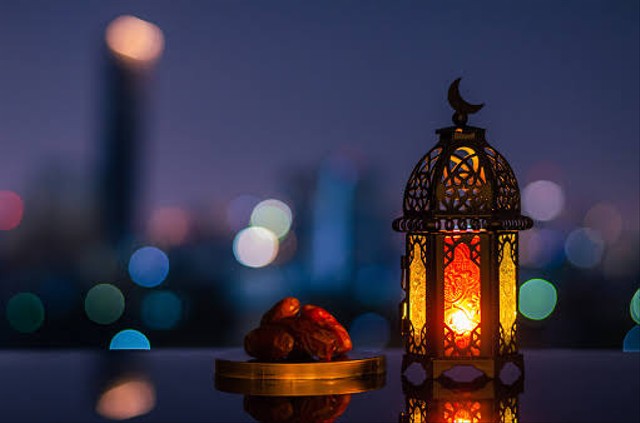 Puasa Ramadan adalah amalan wajib yang dilakukan umat Islam untuk berpuasa sebulan penuh pada bulan Ramadan. Foto: Unsplash.com