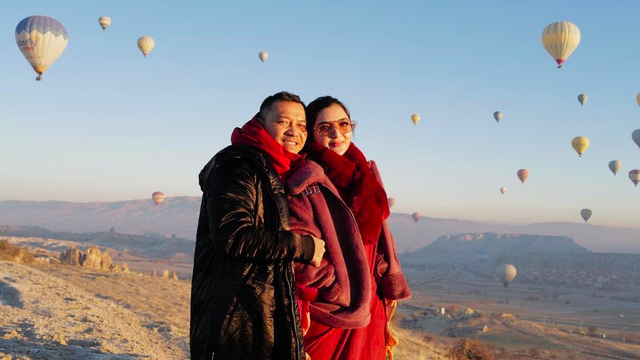 Ashanty dan Anang sedang menikmati wisata di Cappadocia, Turki. Foto: @ananghijau