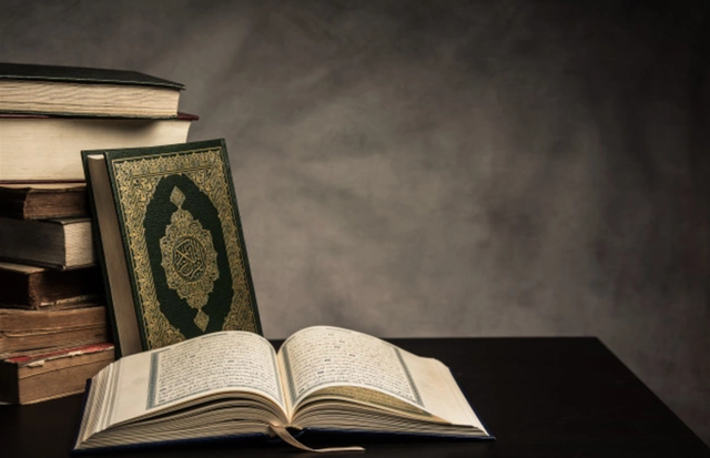 Ilustrasi tajwid Surat Al Maidah ayat 48. Foto: freepik.com/meen-na