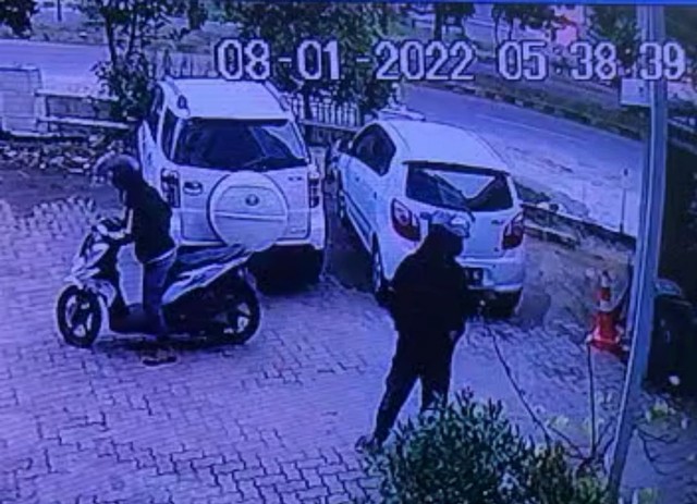 Motor Milik Juru Masak di Kota Bandar Lampung Dicuri, Pelaku 2 Orang (2)