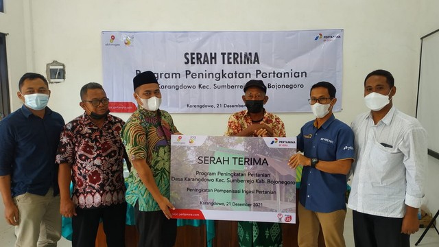 Serah terima Program Pengembangan Masyarakat (PPM) PEPC JTB, berupa pipanisasi pertanian di Desa Karangdowo, Kecamatan Sumberrejo, Kabupaten Bojonegoro. (foto: dok istimewa)