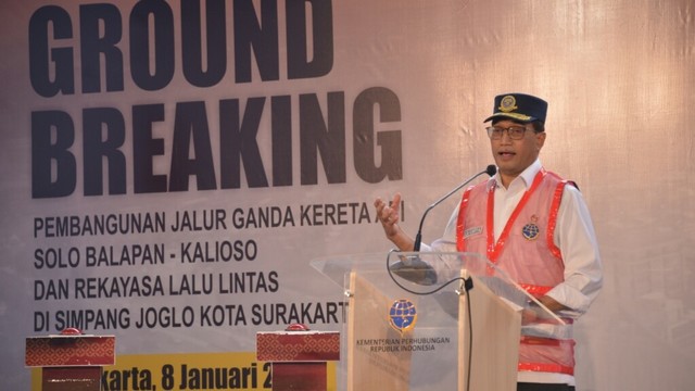 Menteri Perhubungan Budi Karya Sumadi meresmikan pembangunan rel ganda kereta api Solo - Semarang, Sabtu (8/1). Foto: Kemenhub RI