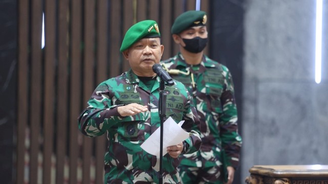 KSAD Jenderal Dudung Abdurachman pimpin sertijab Pangdam Jaya, Senin (10/1/2022). Foto: TNI AD