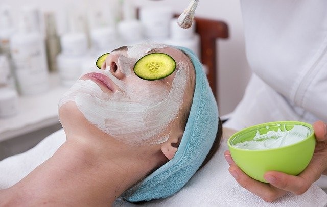 Ilustrasi Masker Dulu atau Facial Wash Dulu. Foto: Pixabay