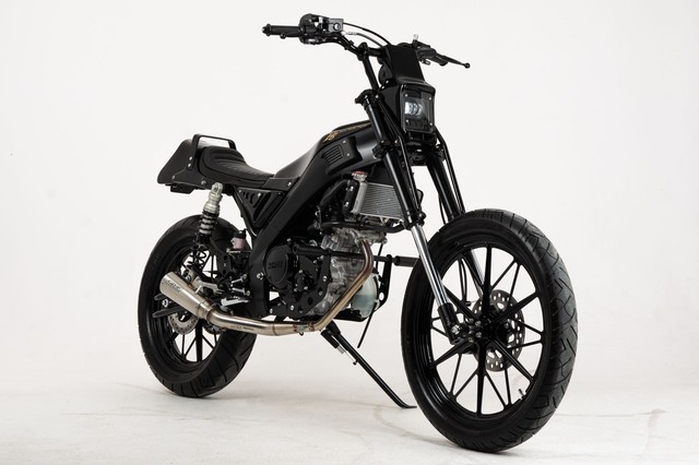 Modifikasi Yamaha XSR155 'Black Dog' hasil karya rumah modifikasi asal Bali, Kedux Garage. Foto: dok. Kedux Garage