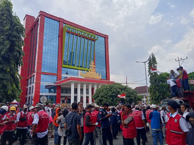 Soal Aksi Buruh di Depan Pemkot Bandar Lampung, Ketua TKBM Duga Disusupi Oknum (229079)