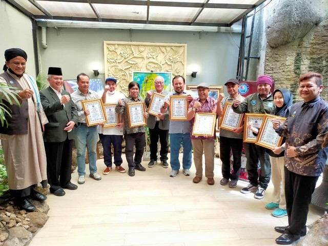 Prof. Rudy Harjanto Gelar Pameran Lukisan (331510)