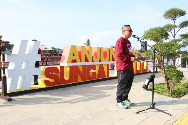 B﻿upati Luwu Timur, H. Budiman saat menyampaikan sambutan