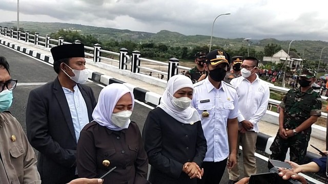 Gubernur Jatim Khofifah Resmikan Jembatan Terusan Bojonegoro-Tuban (36412)
