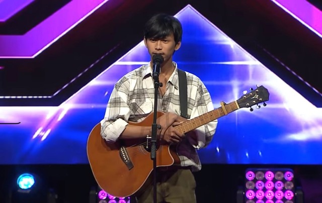 Tangkapan layar video Danar Widianto membawakan lagu Dulu di X Factor. Foto: YouTube/X Factor