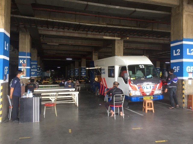 Suasana sepi di lokasi SIM Keliling di ITC BSD. Foto: dok. Istimewa