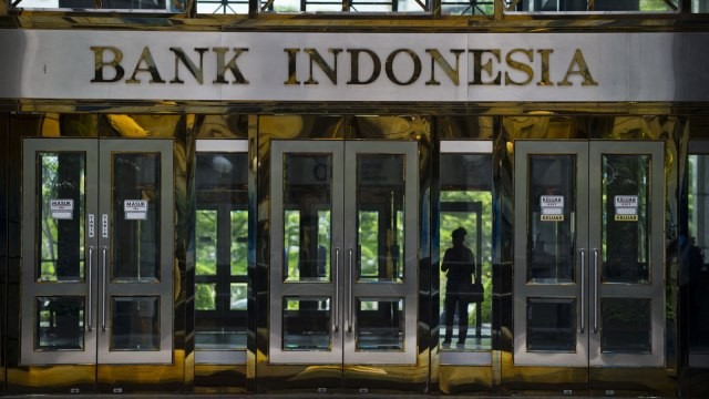 Ilustrasi bank yang memberikan pelayanan dalam kehidupan sehari-hari. Foto: Reuters