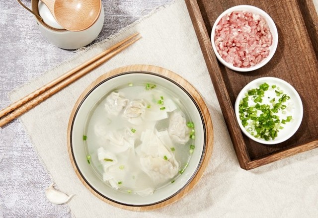 Ilustrasi resep MPASI 9 bulan pangsit kuah. Foto: Freepik