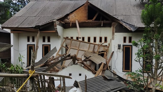 Foto: Melihat Kerusakan Akibat Gempa 6,6 di Sumur Pandeglang (223604)