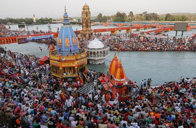 Festival Kumbh Mela di Kota Haridwar tahun lalu telah berkontribusi pada gelombang kedua Covid di India.