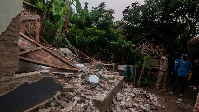 Gempa 6,6 M Berpusat di Banten: Terasa Hingga Bandung; Tak Ada Korban Jiwa (229835)