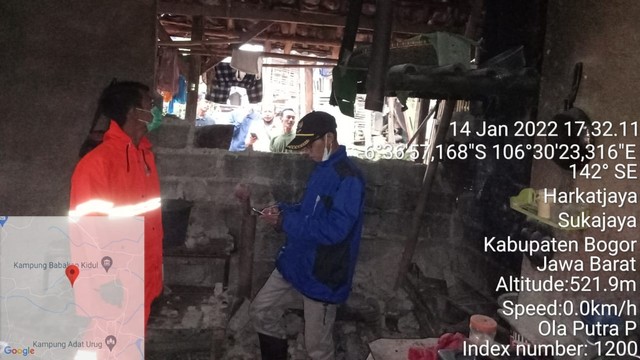 Sejumlah rumah di Desa Harkatjaya, Kecamatan Sukajaya mengalami kerusakan ringan dan berat akibat gempa Banten. Foto: Dok. Istimewa
