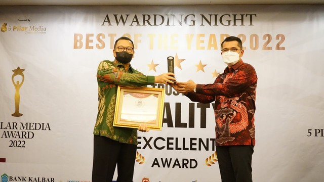 Bank Kalbar Raih Penghargaan di Ajang Trusted Quality Award 2022 (33751)
