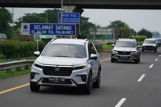 Mencoba Fitur Honda Sensing All New BR-V di Tol Trans Jawa (5350)