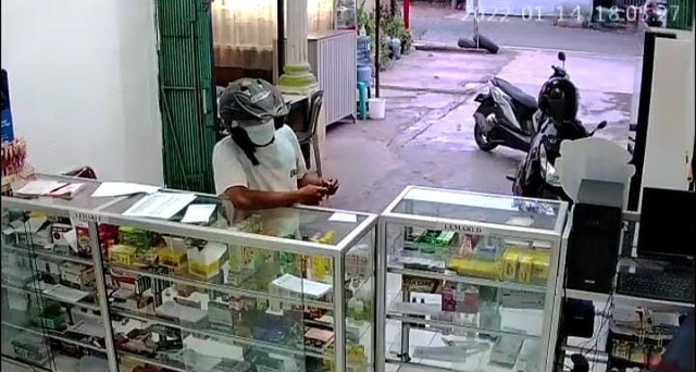 Ngaku Disuruh Pemilik Apotek, Pria Ini Tipu Karyawan di Bandar Lampung (69599)
