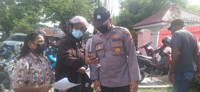 Orang Tua Murid di Sorong Wajib Tunjukkan Kartu Vaksin saat Ambil Buku Rapor (474131)