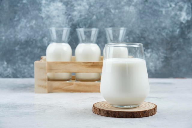 Apa Bedanya Susu Bebas Laktosa dengan Susu Sapi Biasa? Foto: Freepik