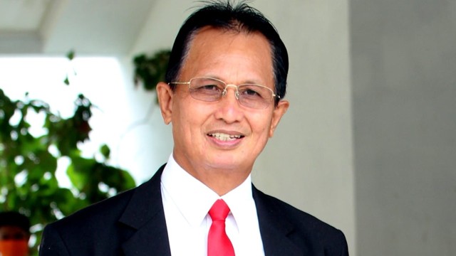 Dr. Ronny Adrie Maramis SH, MH, Pelaksana Tugas Dekan Fakultas Hukum Universitas Sam Ratulangi Manado.