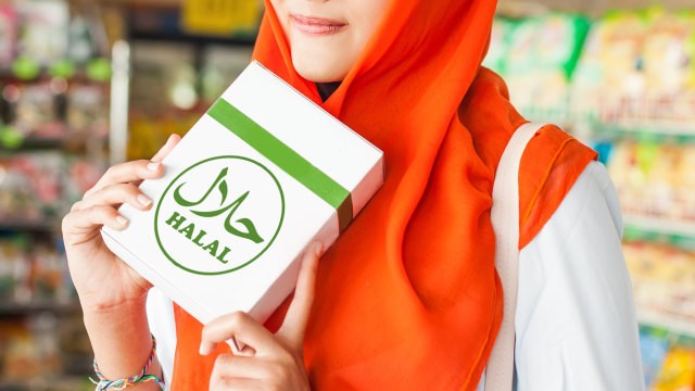 Ilustrasi makanan yang tercantum label halal. Foto: Shutterstock