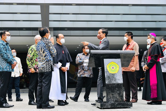 Presiden Jokowi saat melakukan kunjungan ke Universitas Parahyangan Bandung. FOTO: Humas Jabar