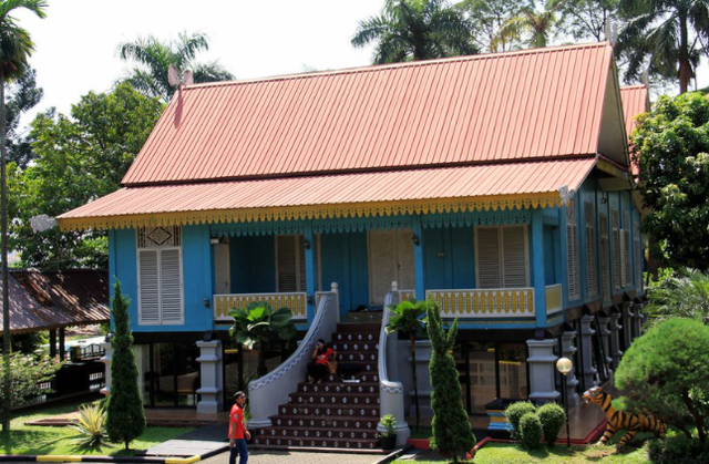 Nama Rumah Adat Kepulauan Riau, Foto: Flickr/Ahmad Fuad Morad 