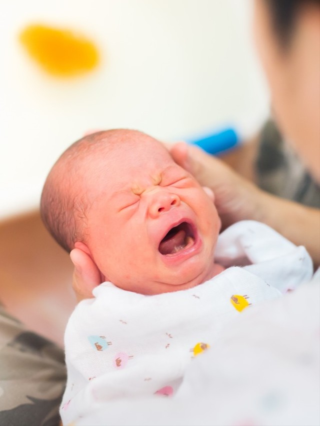 Bayi Baru Lahir Menangis Tapi Tidak Keluar Air Mata, Normal Enggak Sih? Foto: Shutterstock