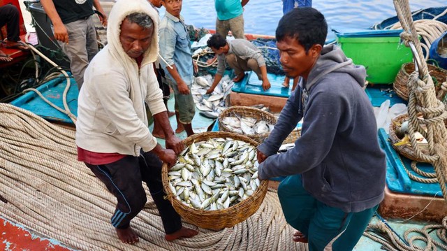 Foto Cuaca Buruk Di Aceh Harga Ikan Segar Melambung