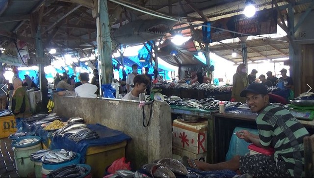 Cuaca Buruk, Harga Ikan Laut di Pasar Gudang Lelang, Lampung, Alami Kenaikan (1)