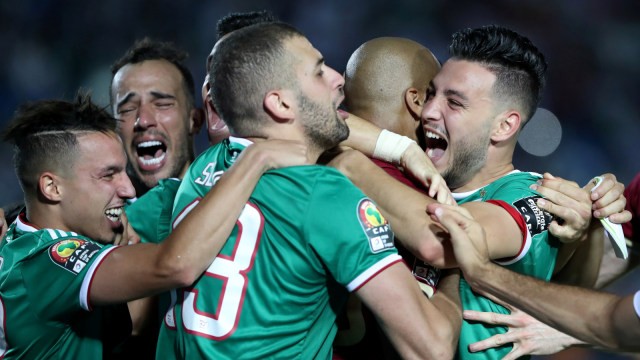 Timnas Aljazair merayakan kemenangan atas Pantai Gading. Foto: Reuters/Suhaib Salem