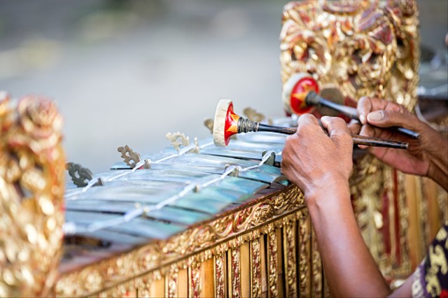 Ilustrasi pola ritmis musik tradisional dan musik modern. Foto: Unsplash.com