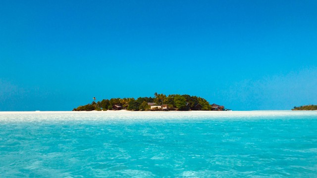 Pulau Maratua di Berau, Kalimantan Timur. Foto: Shutterstock/firstawidya