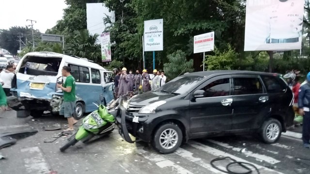 Kecelakaan terjadi di Simpang Muara Rapak, Balikpapan, Jumat (21/1/2022). Foto: Dok. Istimewa