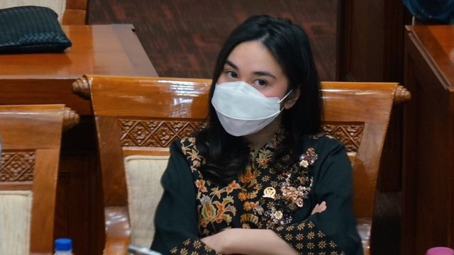 Anggota DPR RI, Farah Puteri Nahlia sekaligus putri Kapolda Metro Jaya Irjen Fadil Imran. Foto: Instagram.com/farahputerinahlia